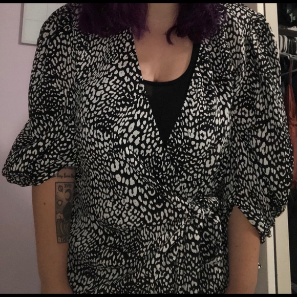 chic and stylish blouse - Picture 4 of 6